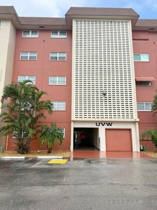 w515-5300 Washington Street, Hollywood, FL, 33021 | Card Image