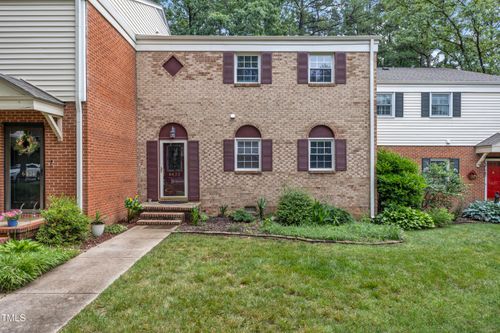 6423 New Market Way, Raleigh, NC, 27615-6823 | Card Image