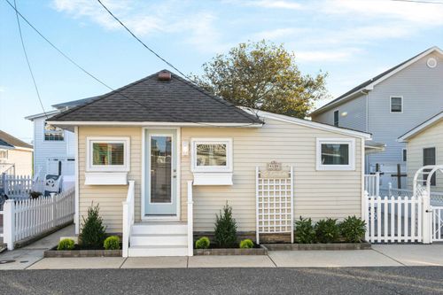 10 Bower Ct, Stone Harbor, NJ, 08247-1131 | Card Image