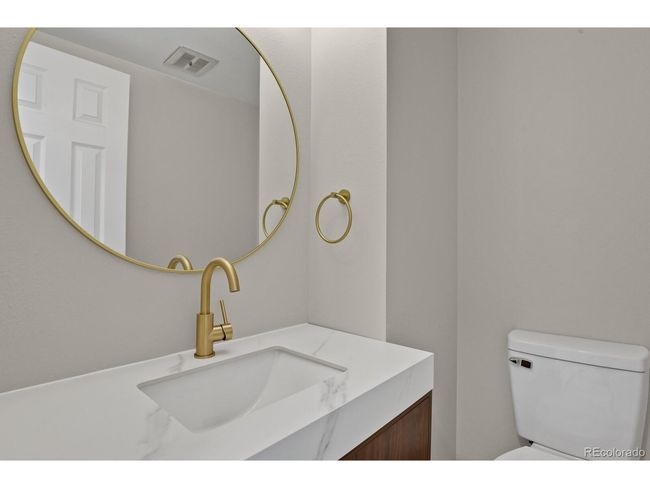 5665 S Lowell Blvd, Townhouse with 2 bedrooms, 2 bathrooms and null parking in Littleton CO | Image 5