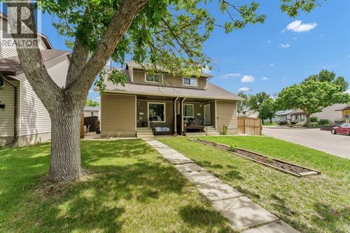 65 S Ridge Cres Sw, Medicine Hat, AB, T1B2P2 | Card Image
