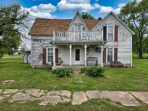 202 W Park St, Sailor Springs, IL, 62824-2086 | Card Image