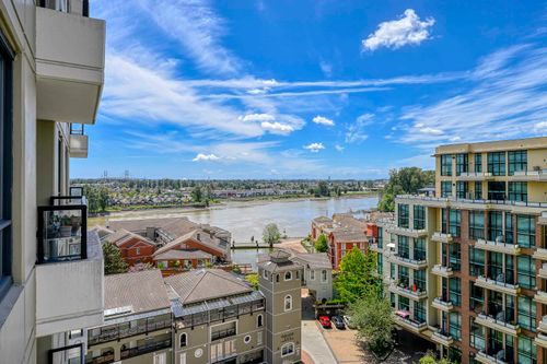1607-1 Renaissance Sq, New Westminster, BC, V3M0B6 | Card Image