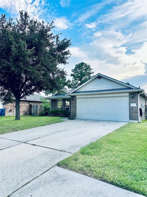 21604 Horseshoe Dr, Porter, TX, 77365-6498 | Card Image