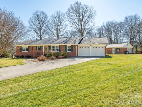 2123 Deepwood Pl Nw, Concord, NC, 28027-2640 | Card Image