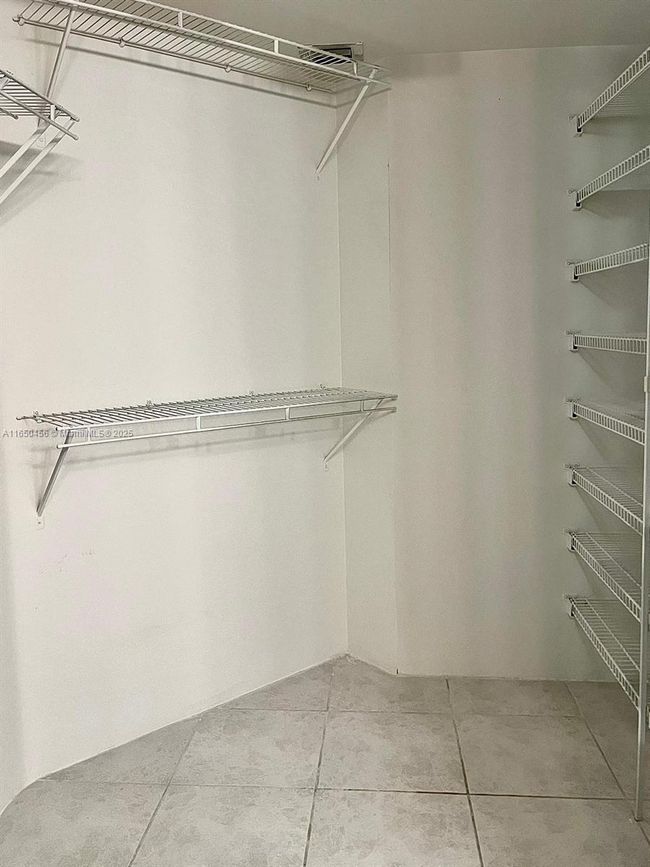 APT-1711 - 3530 Mystic Pointe Dr, Condo with 2 bedrooms, 2 bathrooms and null parking in Aventura FL | Image 13