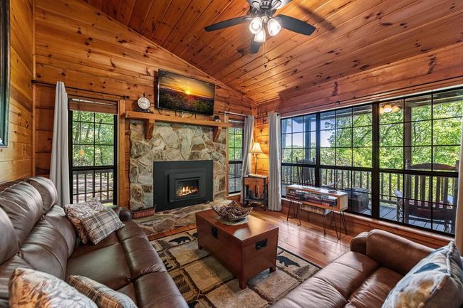 152 Broken Arrow Path, Home with 2 bedrooms, 2 bathrooms and null parking in Cherry Log GA | Image 5