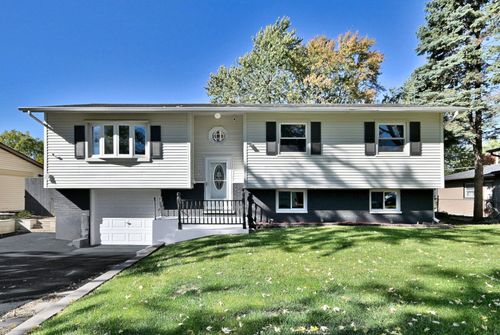 6938 Meadowbrook Ln, Hanover Park, IL, 60133-6419 | Card Image