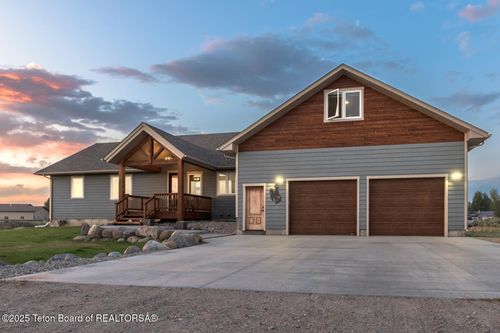 20 Granite Ln, Pinedale, WY, 82941-5218 | Card Image