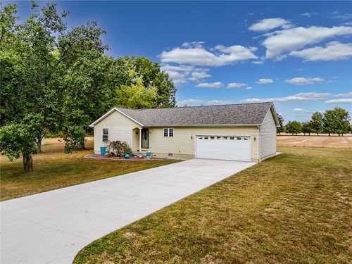 10955 E Fairview Dr, Effingham, IL, 62401-7426 | Card Image