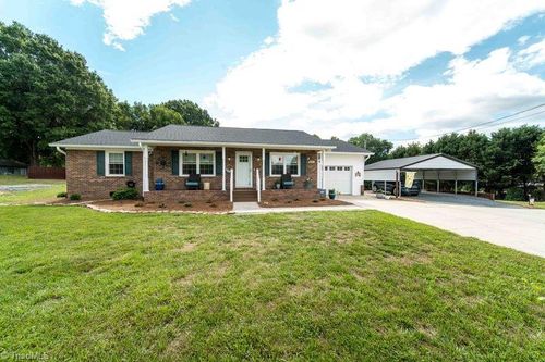 5055 Pine Hall Rd, Walkertown, NC, 27051-9544 | Card Image