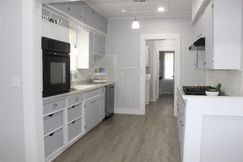 710 Fahrenthold St, El Campo, TX, 77437-3331 | Card Image