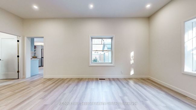 147 2 Nd St, House other with 3 bedrooms, 2 bathrooms and 2 parking in Collingwood ON | Image 6