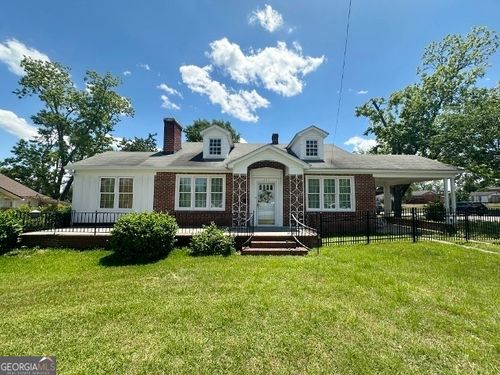 327 W Church St, Swainsboro, GA, 30401-3253 | Card Image