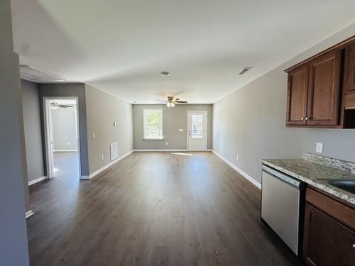 926 Trail St, Woodbury, TN, 37190-1253 | Card Image