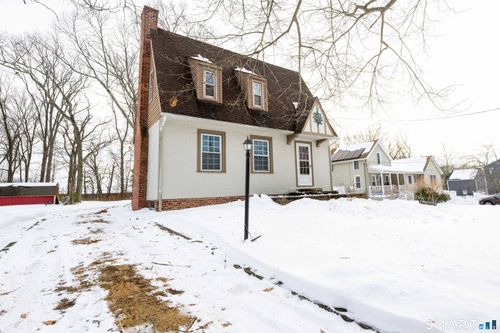 42 Oregon Avenue, East Haven, CT, 06512 | Card Image