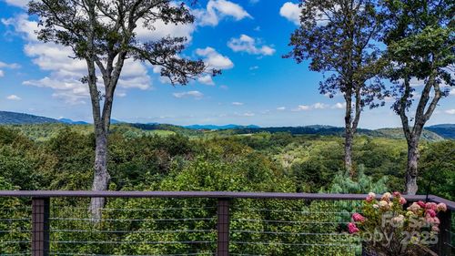 540 Green Hill Cir, Blowing Rock, NC, 28605-9891 | Card Image