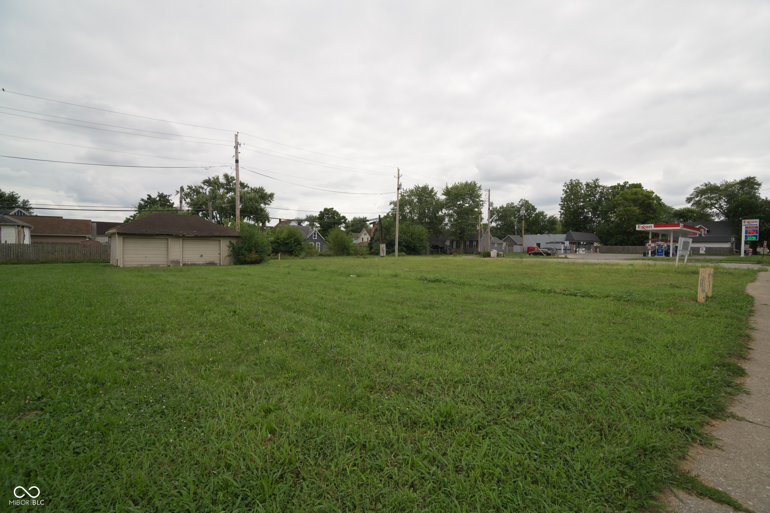 Land in Indianapolis 3