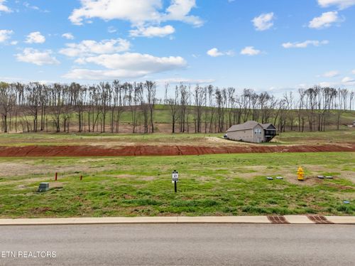 674 Black Bear Cir, Loudon, TN, 37774-2068 | Card Image