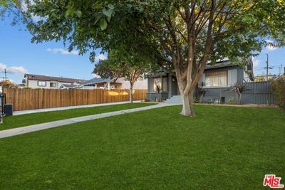 10th Avenue, House other with 3 bedrooms, 1 bathrooms and 5 parking in Los Angeles CA | Image 3