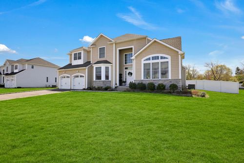 27 Country View Ln, Greenlawn, NY, 11740-1822 | Card Image