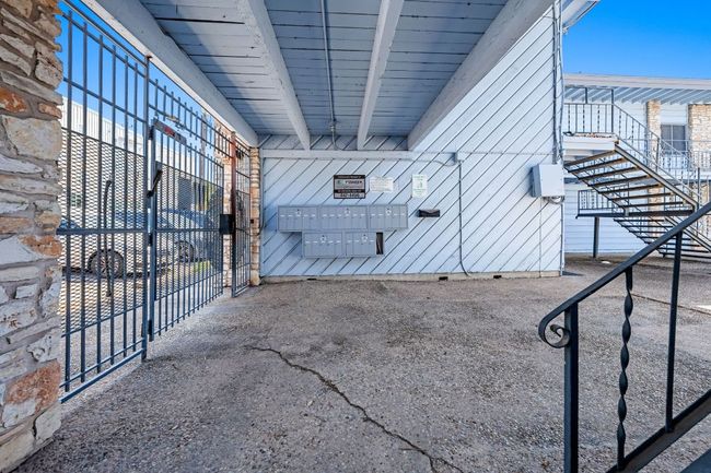APT-109 - 2408 Longview St, Condo with 2 bedrooms, 1 bathrooms and null parking in Austin TX | Image 16