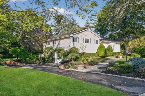 80 Walnut Dr, Roslyn, NY, 11576-2333 | Card Image