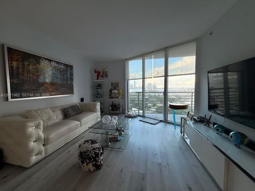 2024-325 S Biscayne Blvd, Miami, FL, 33131-2306 | Card Image
