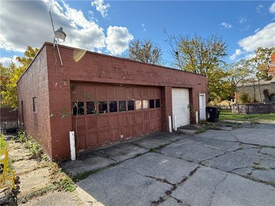 View of garage | Image 3