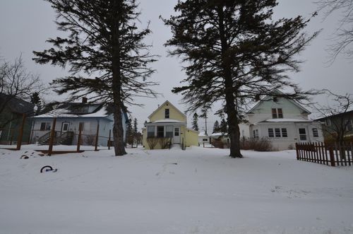 411 8th Ave, Two Harbors, MN, 55616-1305 | Card Image