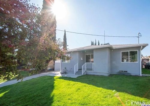 8633 Bluffdale Dr, Sun Valley, CA, 91352 | Card Image