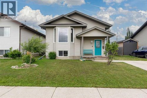 1807 49 Ave, Lloydminster, SK, S9V0Z3 | Card Image