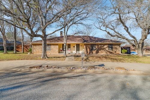 1511 Oak Forest Dr, Graham, TX, 76450-4509 | Card Image