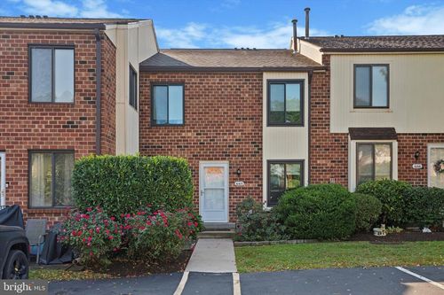 69-6415 Hilltop Dr, BROOKHAVEN, PA, 19015-1317 | Card Image