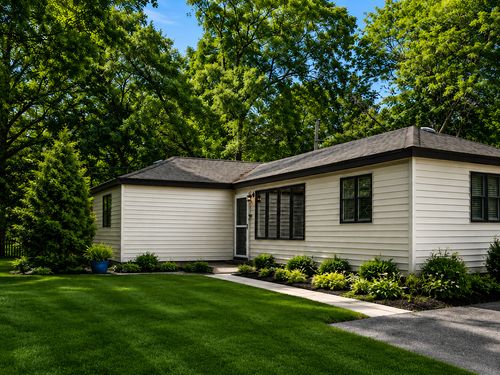 24 John St, Crystal Lake, IL, 60014-6220 | Card Image