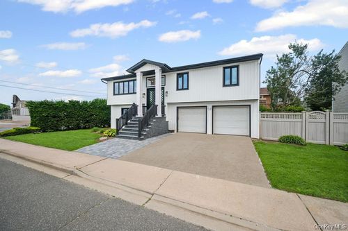 1 Saratoga St, Lido Beach, NY, 11561-5113 | Card Image