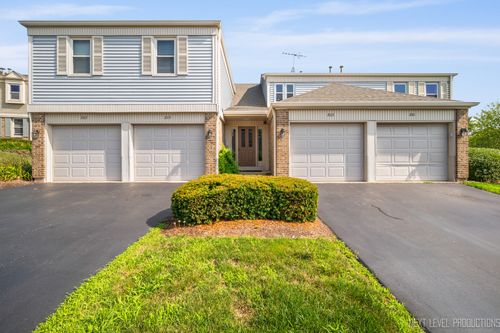 203-203 Auburn Ct, St. Charles, IL, 60174-1183 | Card Image
