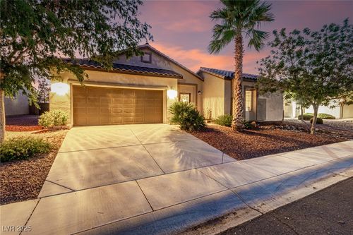 4317 Via Vinci Ct, Pahrump, NV, 89061-7076 | Card Image