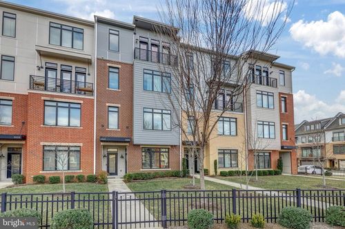 1010 Ribbon Limestone Ter Se, LEESBURG, VA, 20175-4746 | Card Image