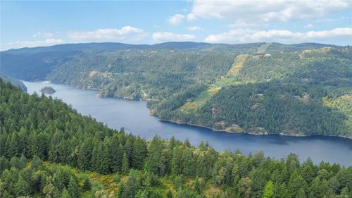 730 Emma Dixon Rd, Highlands, BC, V9B6J3 | Card Image