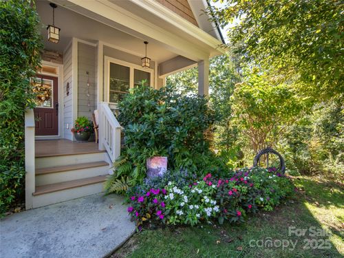 38 S Kaufman Stone Way, Biltmore Lake, NC, 28715-7722 | Card Image
