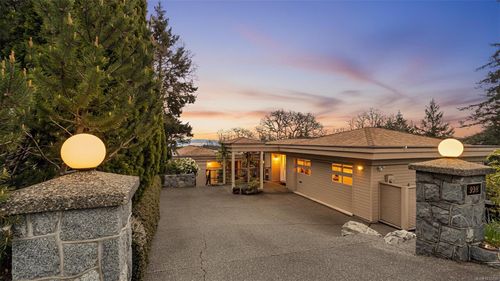 928 Cobblestone Lane, Saanich, BC, V8Y3G3 | Card Image