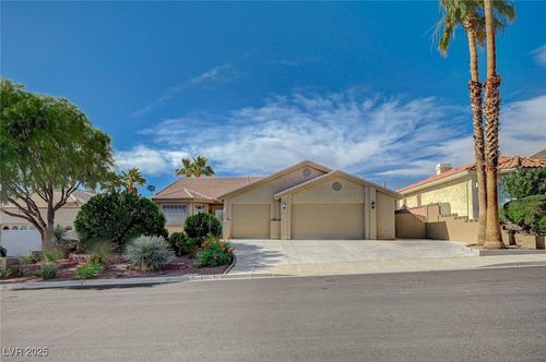 819 Sandsprings St, Henderson, NV, 89011-3068 | Card Image