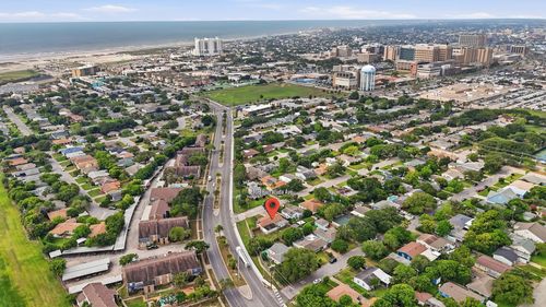 106 Barracuda Ave, Galveston, TX, 77550-3221 | Card Image