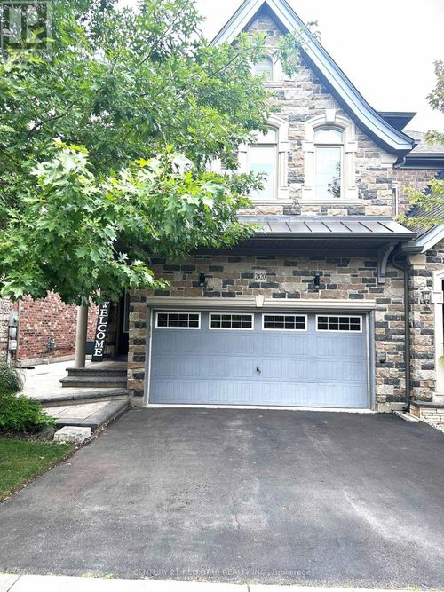 2420 Village Common, Oakville, ON, L6M0S2 | Card Image