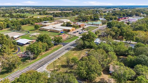 401 W Hayes Street, Savoy, TX, 75495 | Card Image