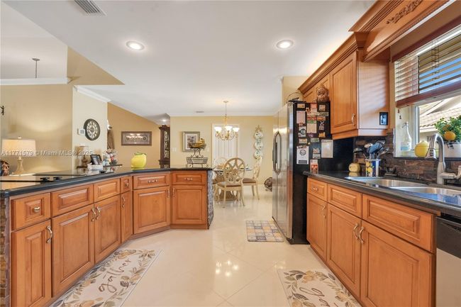 8663 Nw 50 Th Dr, House other with 4 bedrooms, 3 bathrooms and null parking in Coral Springs FL | Image 8