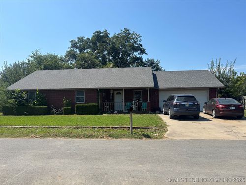 210 3rd St, Morris, OK, 74445-4402 | Card Image