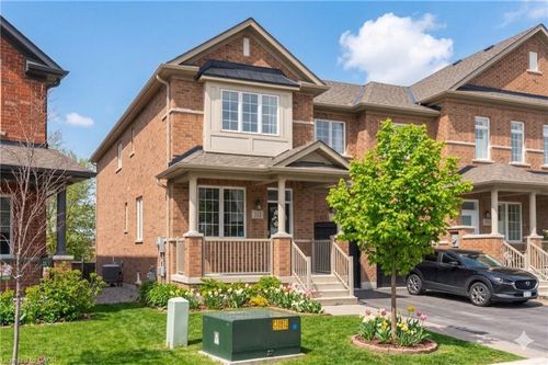 311 Humphrey St, Hamilton, ON, L8B1X4 | Card Image