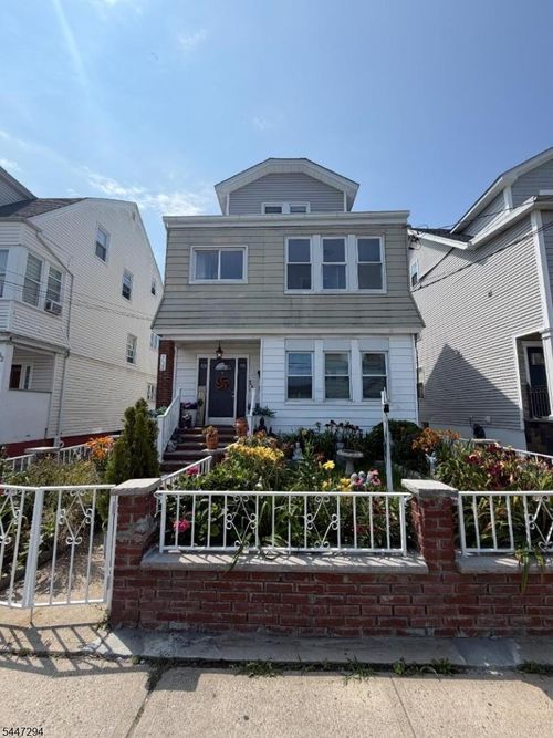 734 Pennington St, Elizabeth, NJ, 07202-1104 | Card Image